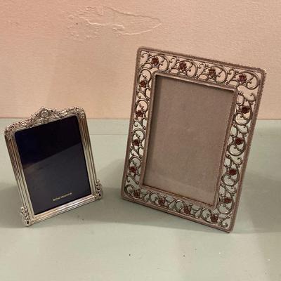 LOT 205B: Large Collection of Smaller Sized Picture Frames