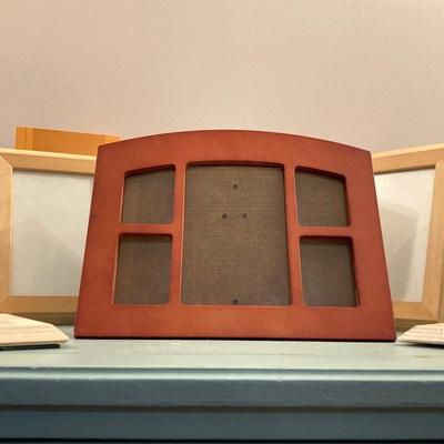 LOT 205B: Large Collection of Smaller Sized Picture Frames