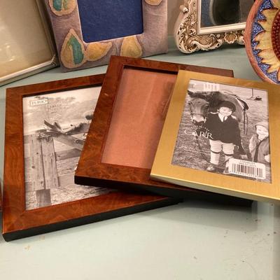LOT 205B: Large Collection of Smaller Sized Picture Frames