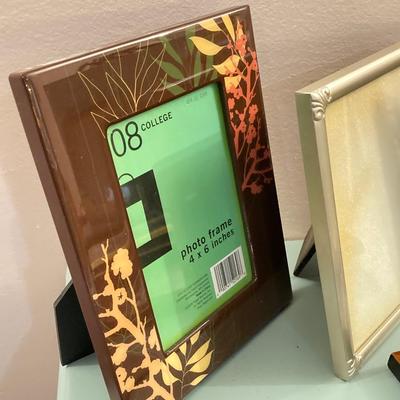 LOT 205B: Large Collection of Smaller Sized Picture Frames