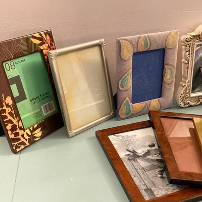 LOT 205B: Large Collection of Smaller Sized Picture Frames