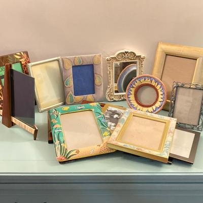 LOT 205B: Large Collection of Smaller Sized Picture Frames