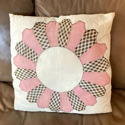 LOT 207B: Collection of Accent / Throw Pillows