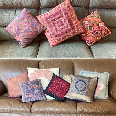 LOT 207B: Collection of Accent / Throw Pillows