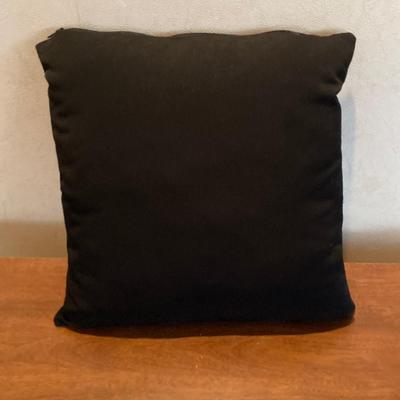 LOT 207B: Collection of Accent / Throw Pillows