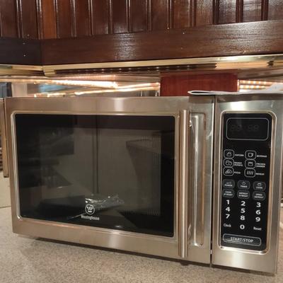 LOT 235B: Westinghouse Microwave Oven