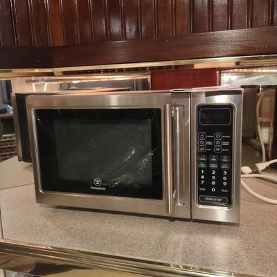 LOT 235B: Westinghouse Microwave Oven