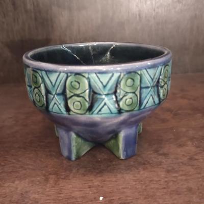 LOT 240B: Small Pottery