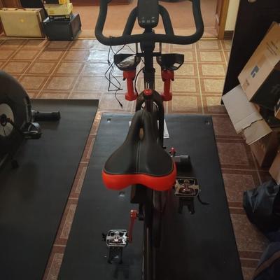 LOT 244B: Schwinn IC4/800IC Exercise Bike