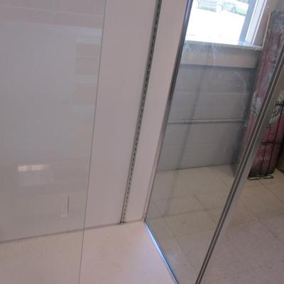 60" x 20" x 54" Glass Display Case Without Shelves