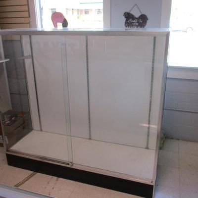 60" x 20" x 54" Glass Display Case Without Shelves