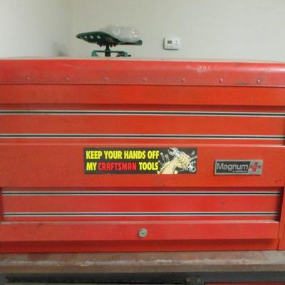 Approx 33" x 17 1/2" x 20 1/2" Metal Magnum By Waterloo Table Tool Box 12 Pull Out Drawers