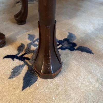 DR524 Queen Anne Style Cherry Dining Table & Chairs
