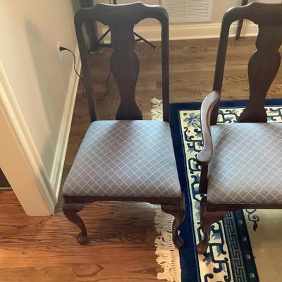 DR524 Queen Anne Style Cherry Dining Table & Chairs
