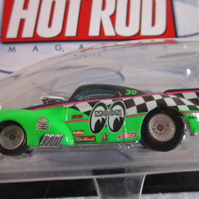 2 Hot Wheels cars