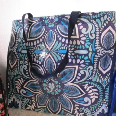 Like New 2 Vera Bradley reusable shopping bags & 3 other shopping bags