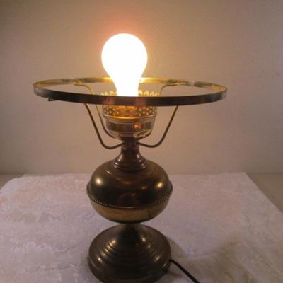 Vintage brass-tone metal lamp