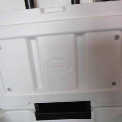 Coleman Xtreme 5.75 qt wheeled cooler