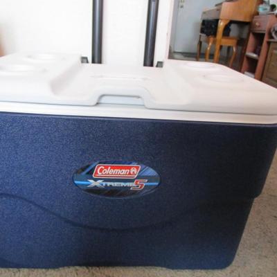Coleman Xtreme 5.75 qt wheeled cooler