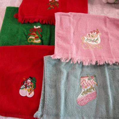 New 5 Christmas fingertip towels