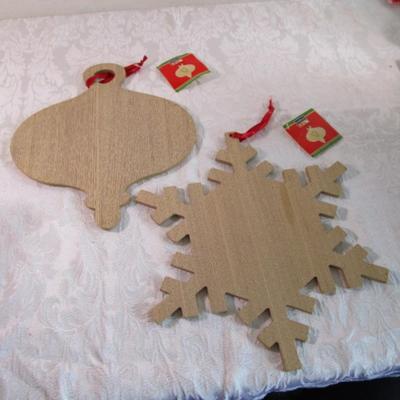 Wood veneer cutout Christmas ornament & snowflake plaques