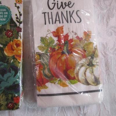 4 pkg printed paper napkins