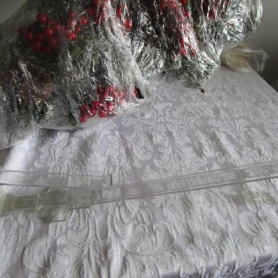 New Large 32" Christmas wreath & wreath hanger