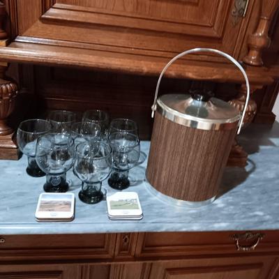 ICE BUCKET, COASTERS AND DRINKING GLASSES