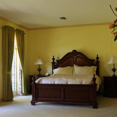 Carved Mahogany Traditional King Frame with Mattress