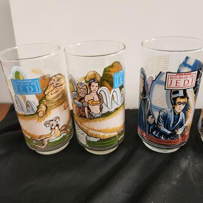 Lot of 9 McDonald's Star Wars Return of The Jedi Empire Strikes Back Glasses