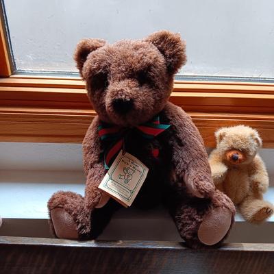 "A BEAR WITH A HEART" A DIANE GARD ORIGINAL, VINTAGE PATCHWORK BEAR AND 1993 TY BEAR