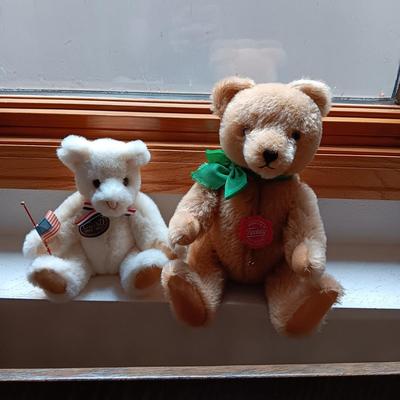 HERMANN TEDDY ORIGINAL BEAR FROM WEST GERMANY AND A GUND BEAR - BOTH FULLY JOINTED