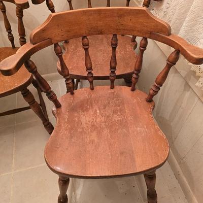 Table with 4 chairs