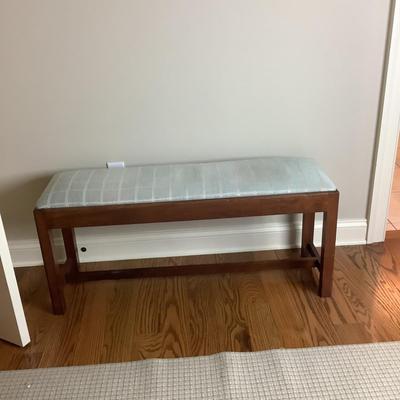M531 Higgins & Spencer Upholstered Bench Bartley Collection