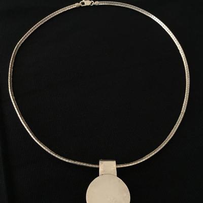 Beautiful vintage, 925 sterling silver Italy chain necklace in 925 sterling silver turquoise Mexico pendant