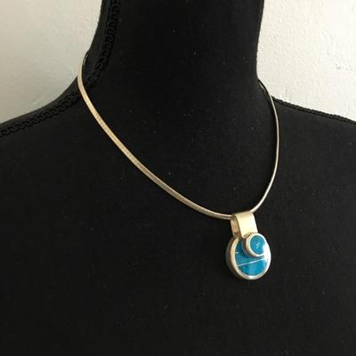Beautiful vintage, 925 sterling silver Italy chain necklace in 925 sterling silver turquoise Mexico pendant