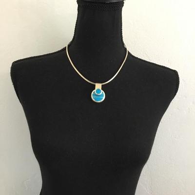 Beautiful vintage, 925 sterling silver Italy chain necklace in 925 sterling silver turquoise Mexico pendant