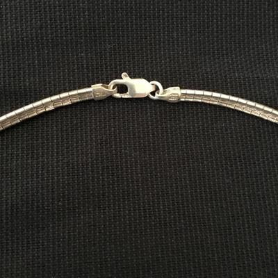 Beautiful vintage, 925 sterling silver Italy chain necklace in 925 sterling silver turquoise Mexico pendant