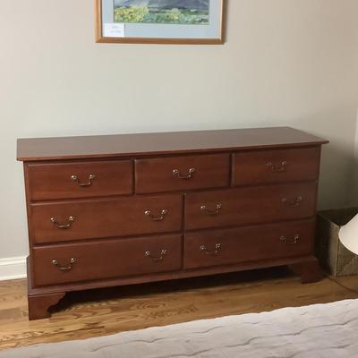 M533 Knob Creek 7-Drawer Dresser