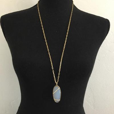 Beautiful Sole/ Society Opalite rhinestone pendant necklace