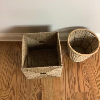 M537 Wicker Trash Basket