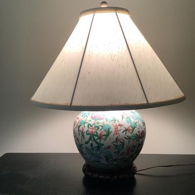 UBR554 Chinese Floral Motiff Porcelain Lamp with Shade