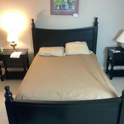 UBR557 Pottery Barn Queen Bed