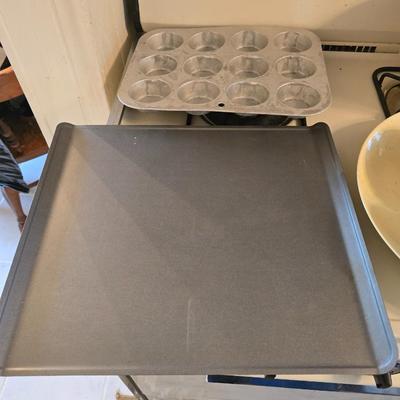 Pans.