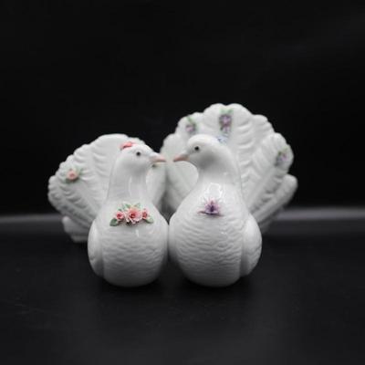 Lladro Kissing Doves with Flowers