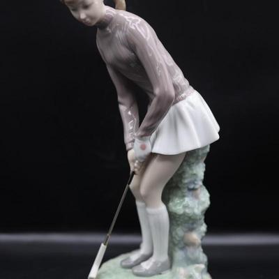 Lladro Figurine "Woman Golf Player"