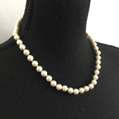 Beautiful, elegant faux , pearl necklace