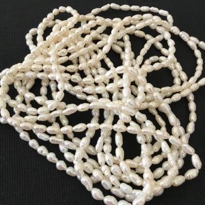 Beautiful 4 strand Rice pearl necklaces