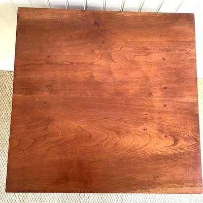 UBL567 Shaker Style Wooden Nightstand Table with Drawer