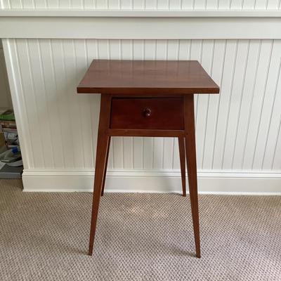 UBL567 Shaker Style Wooden Nightstand Table with Drawer